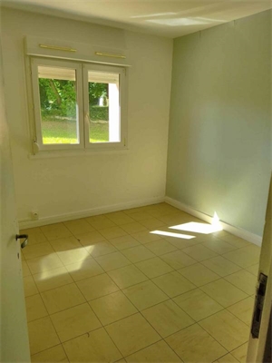 t3 à la location -   10400  NOGENT SUR SEINE, surface 62 m2 location t3 - UBI472470107